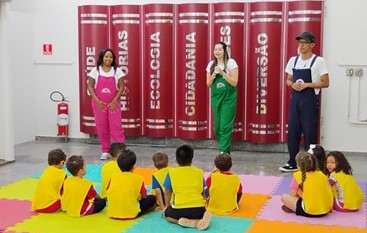 Turma da Formiga visita a Cidade do Livro